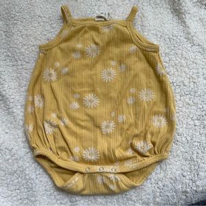 Kate Quinn Yellow Daisy bubble